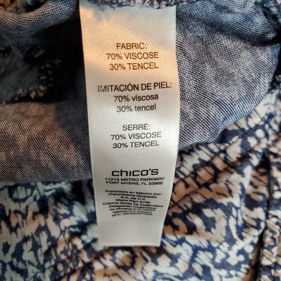 Chico's Crop Blue pattern Size 1/ M - Picture 5 of 5